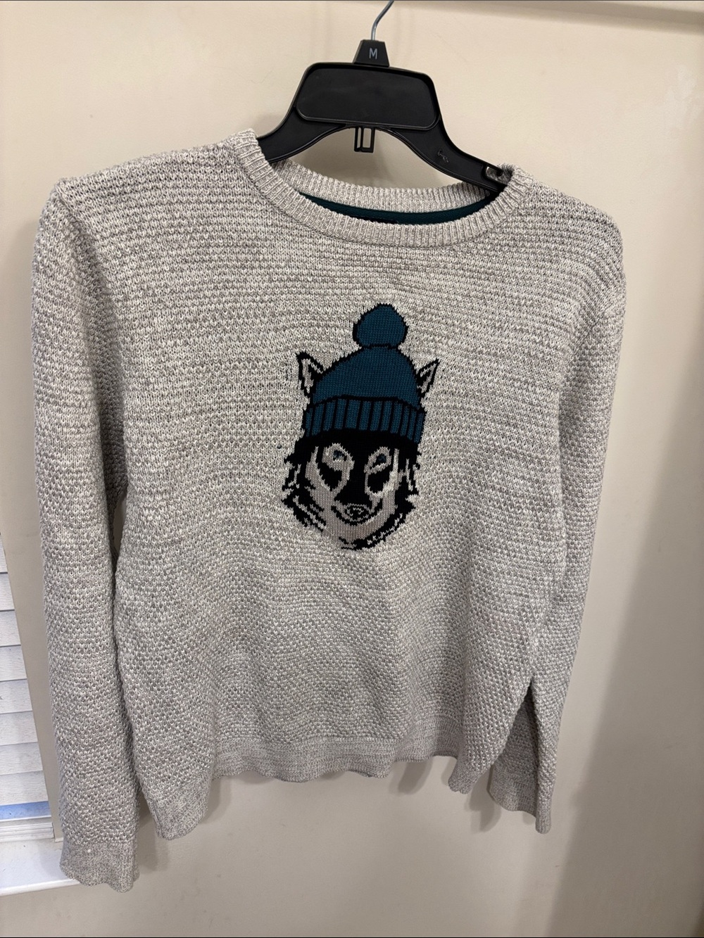 Chaps Crewneck Sweater with Wolf Beanie Graphic - Light Gray
